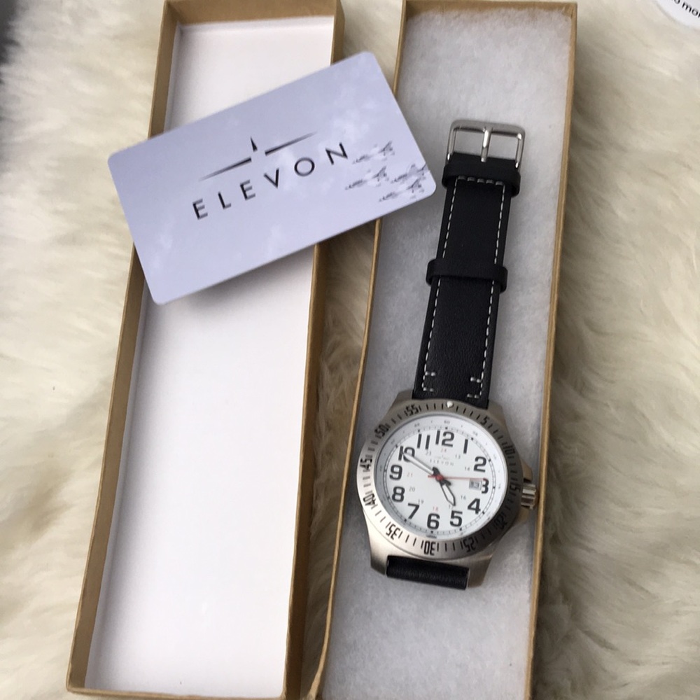 Men’s elevon White dial pilot watch